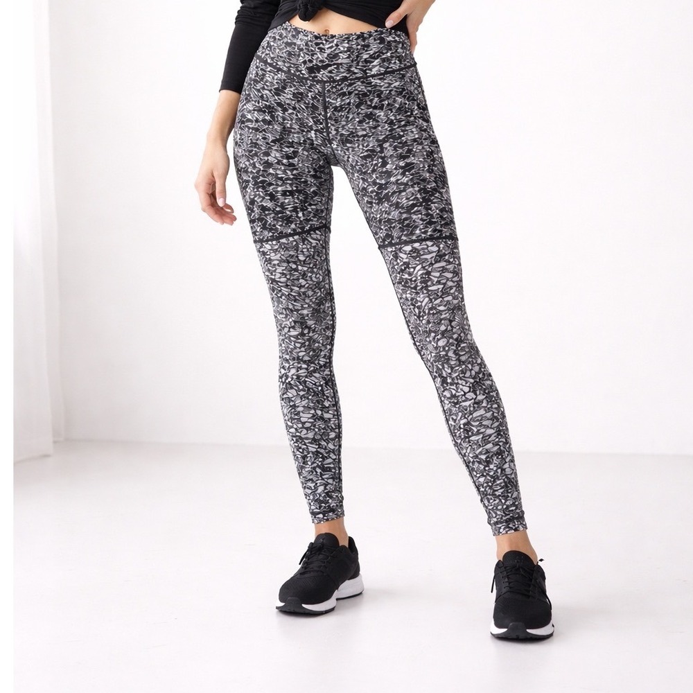 Lululemon Wunder Under‎ Hi-Rise Statement Leggings Black White Abstract Size 8